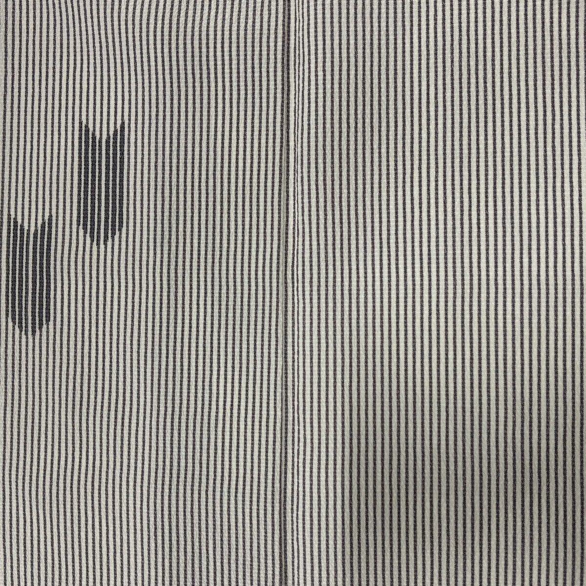 美品】 お召 身丈163cm 裄丈65.5cm M 単衣 本塩沢 証紙あり 矢羽 縦縞