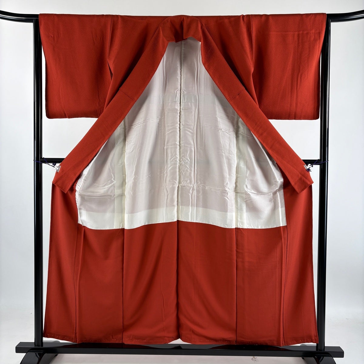 美品】 色無地 身丈157cm 裄丈64cm M 袷 地紋 朱色 正絹 優品｜中古