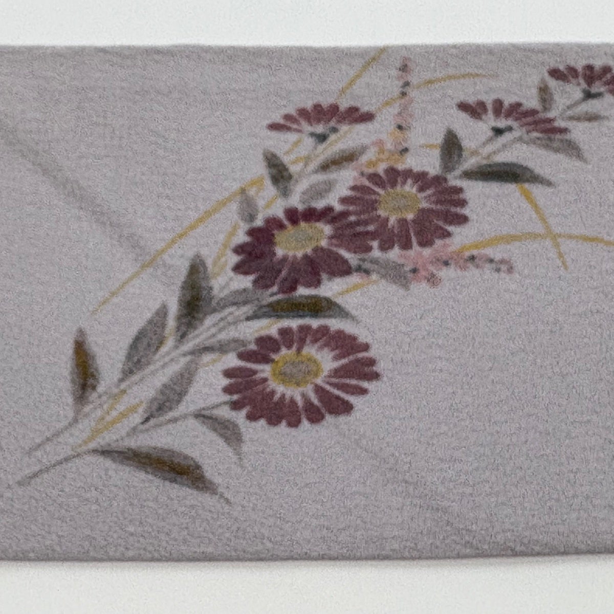 名古屋帯 名品 落款あり 山科春宣 草花 金彩 灰紫 正絹｜中古・古着