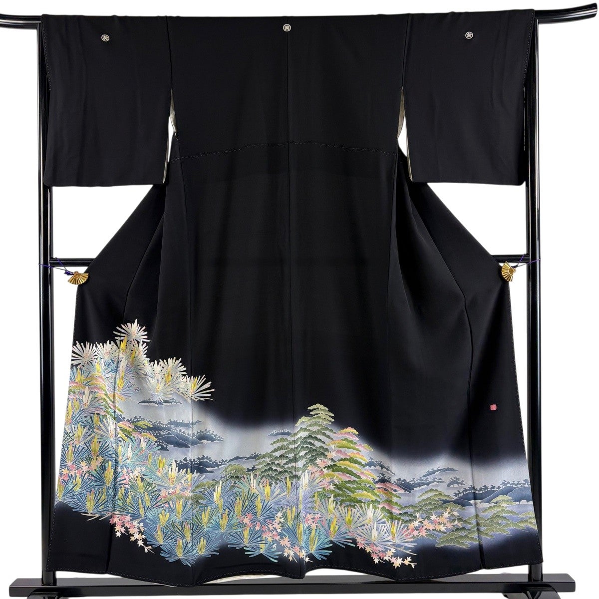 美品】 黒留袖 身丈161cm 裄丈64.5cm M 袷 落款あり 鳳凰 雪輪 金糸