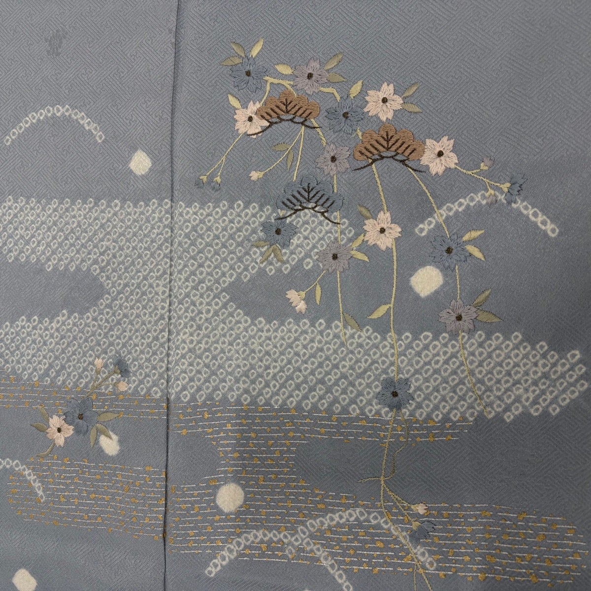 在庫一掃】 付下げ 身丈161cm 裄丈67.5cm L 袷 松 桜 金糸 刺繍 青灰色