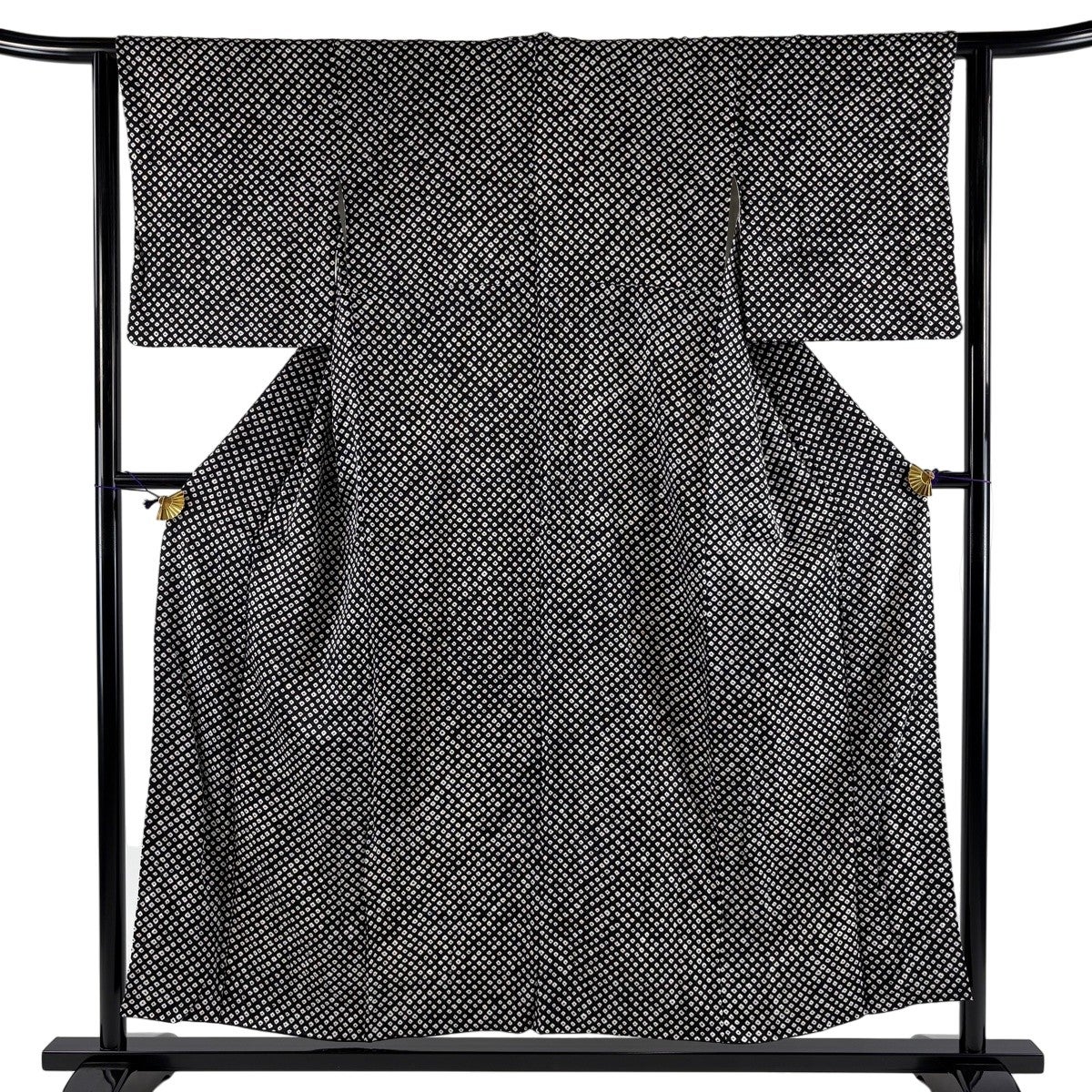 美品】 小紋 身丈154cm 裄丈63cm S 袷 幾何学模様 総絞り 黒 正絹 秀品