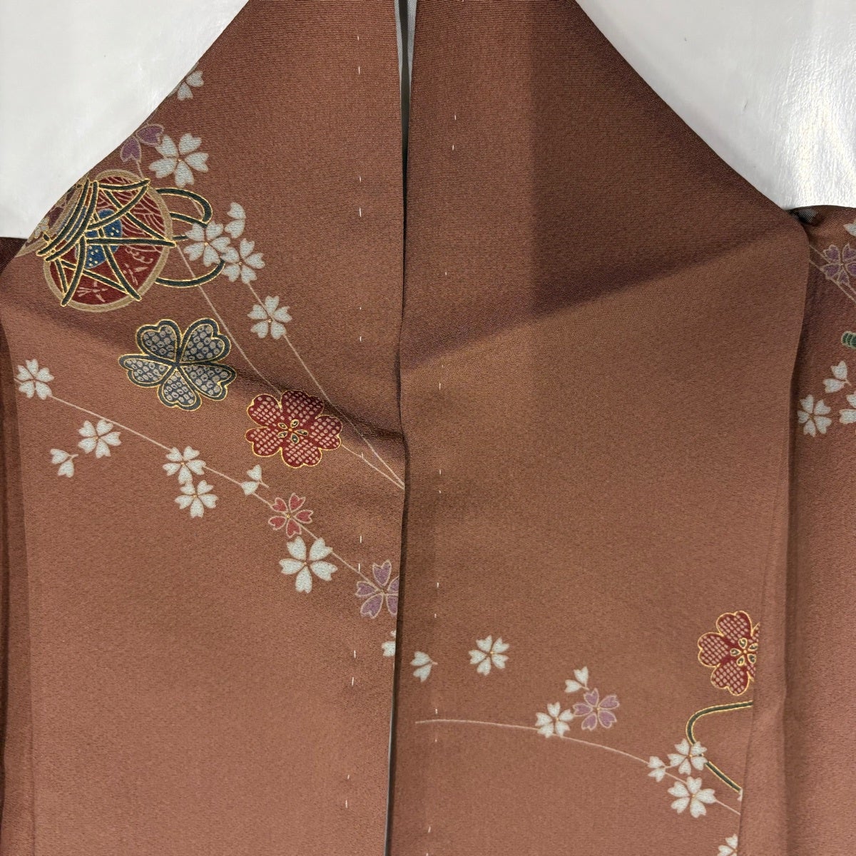 小紋 身丈161cm 裄丈66cm M 袷 鼓 桜 金彩 小豆色 正絹 秀品｜中古