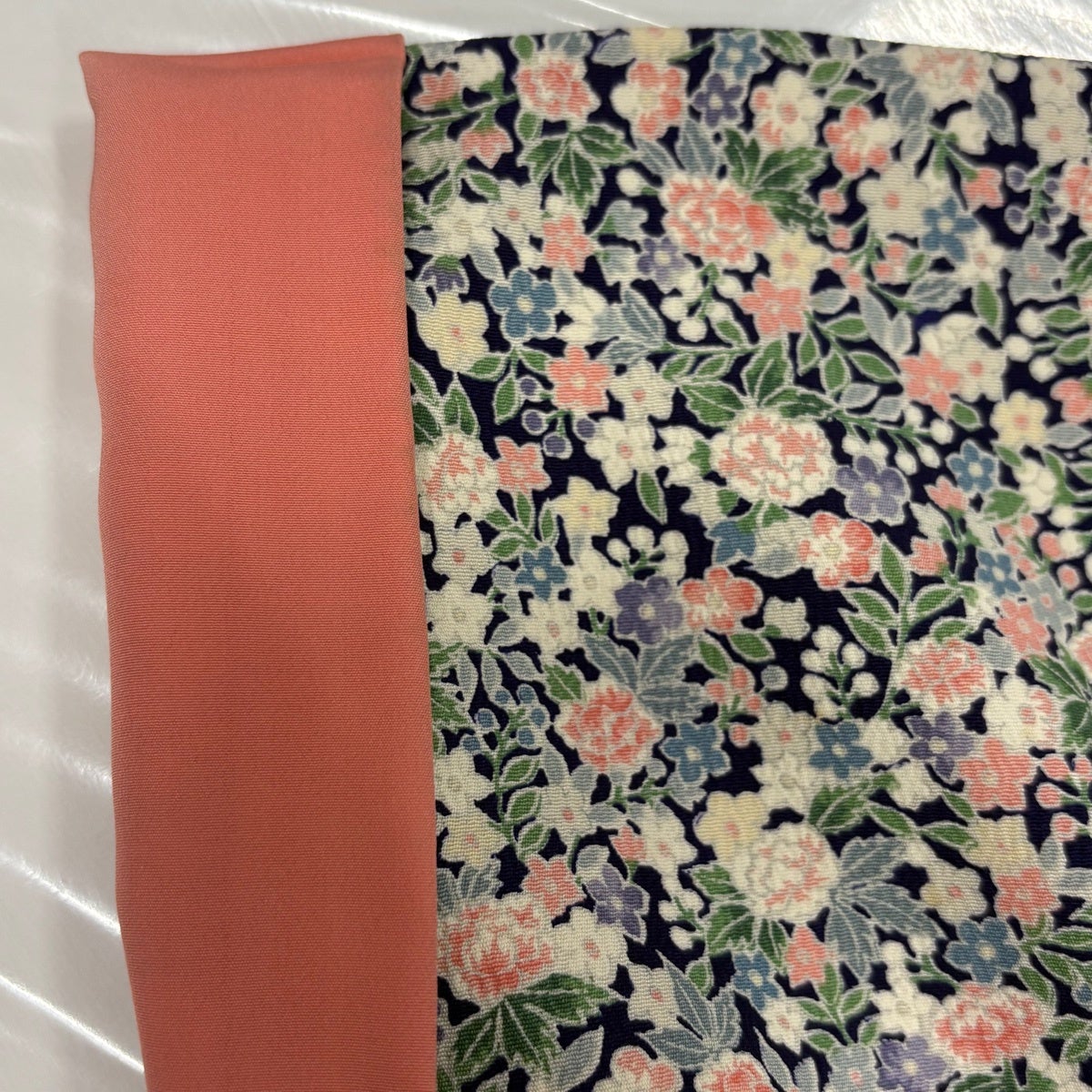 美品】 小紋 身丈156cm 裄丈65cm M 袷 草花 紺色 正絹 優品｜中古