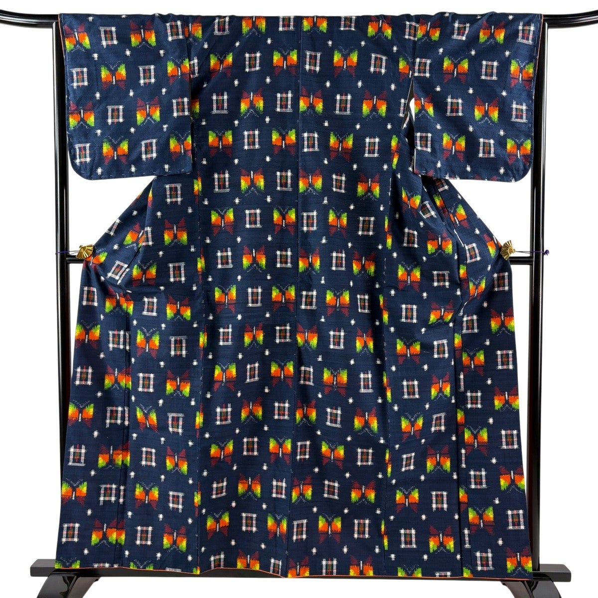 美品】 紬 身丈159cm 裄丈66cm M 袷 蝶 幾何学 濃紺 正絹 優品｜中古