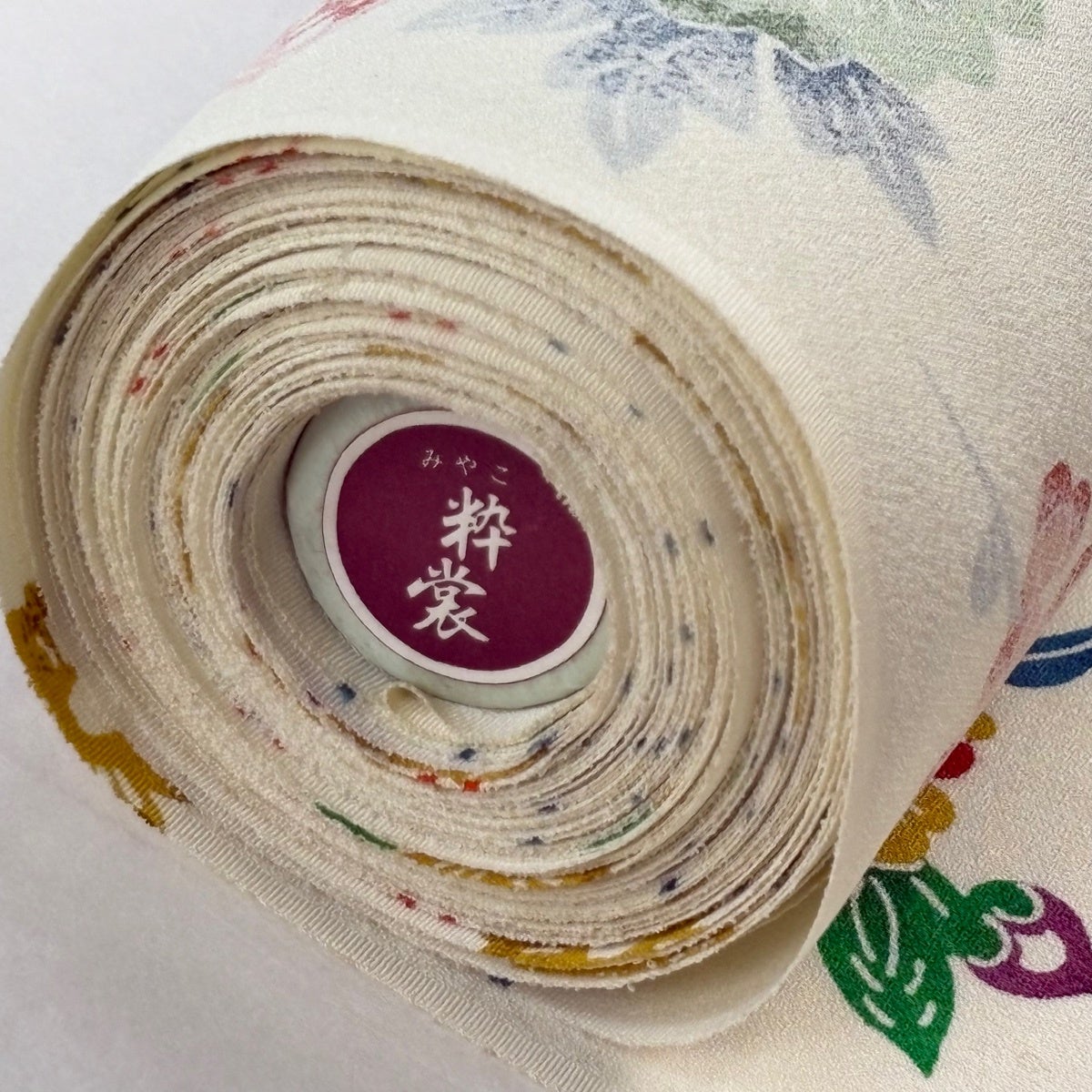 反物 秀品 小紋 民芸紅型 椿 扇面 クリーム 正絹｜中古・古着