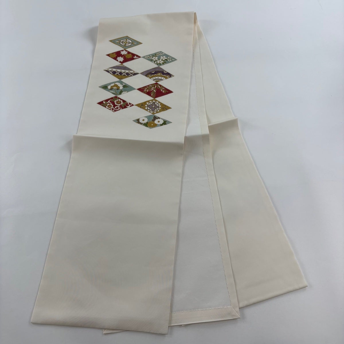 美品】 開き名古屋帯 秀品 草花 菱 金彩 クリーム 正絹｜中古・古着