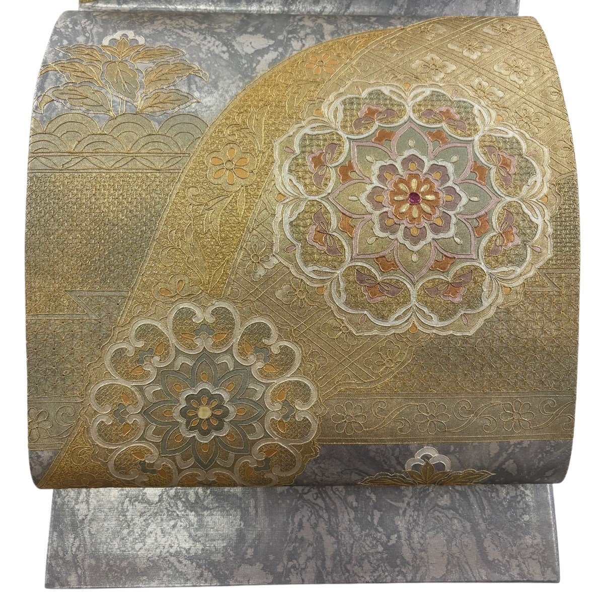 美品】 袋帯 秀品 華文 草花 螺鈿 金糸 銀色 お太鼓柄 正絹｜中古