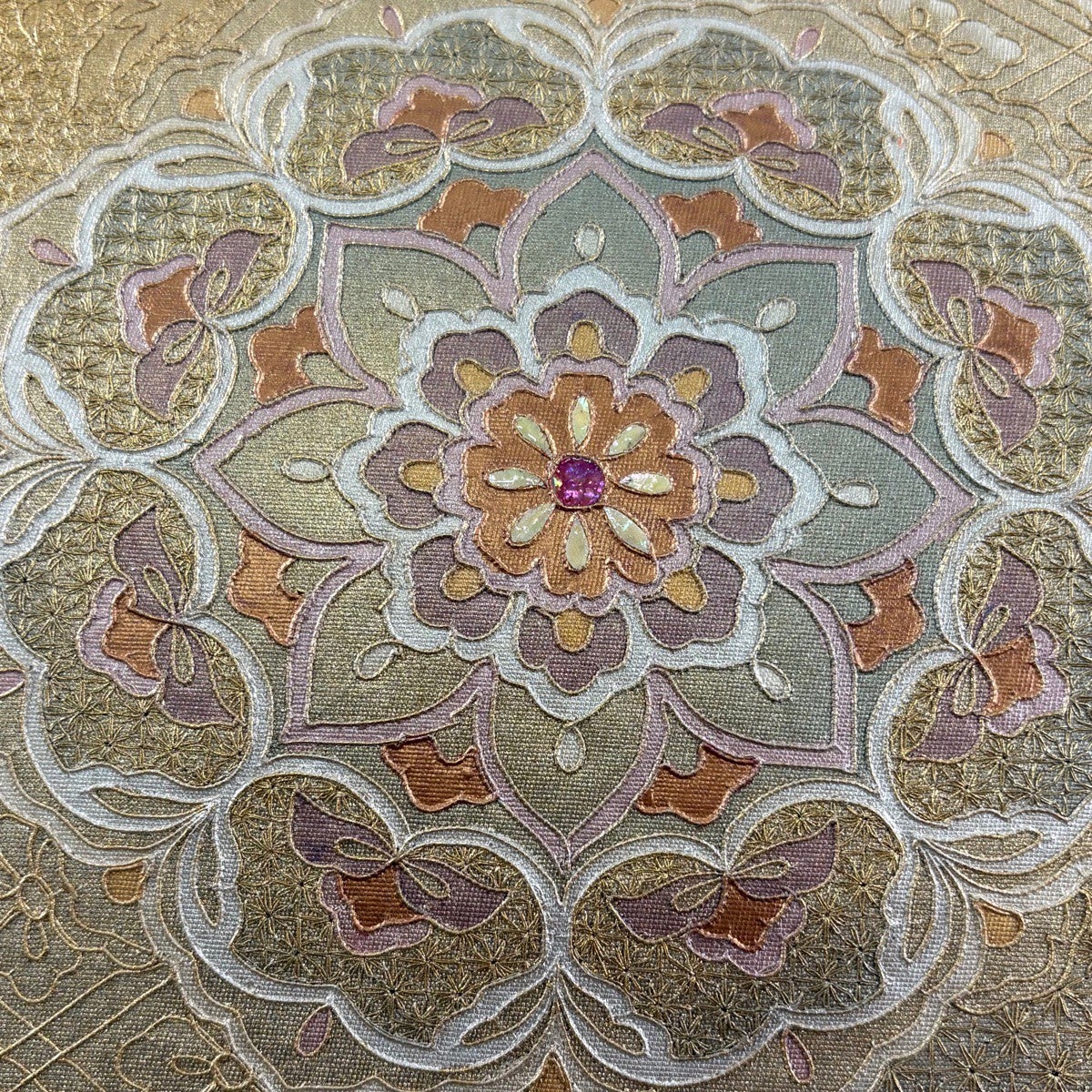 美品】 袋帯 秀品 華文 草花 螺鈿 金糸 銀色 お太鼓柄 正絹｜中古