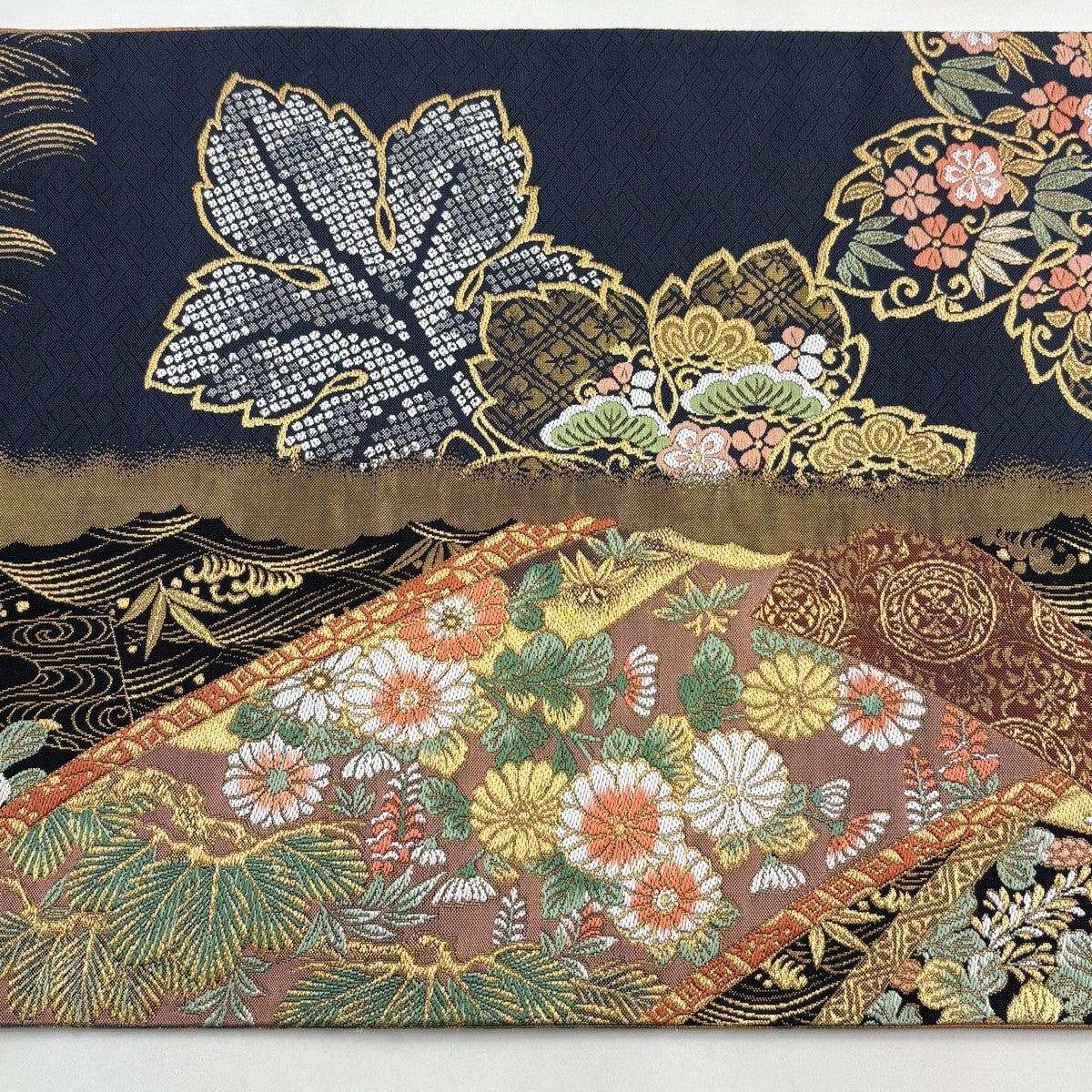美品】 袋帯 秀品 菊 松 金糸 箔 紺色 お太鼓柄 正絹｜中古・古着