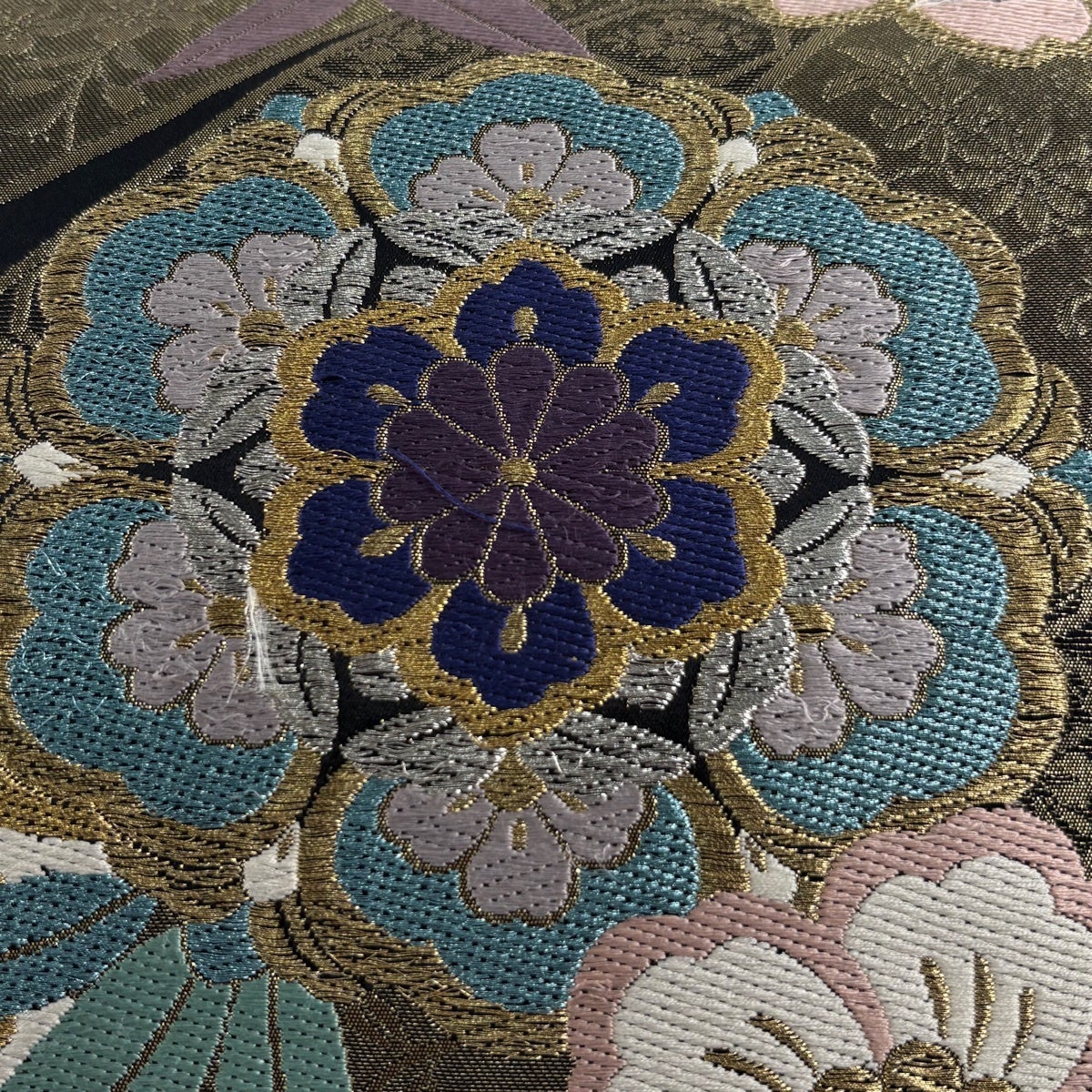 袋帯 秀品 落款あり 華文 草花 金銀糸 刺繍 黒 六通 正絹｜中古・古着