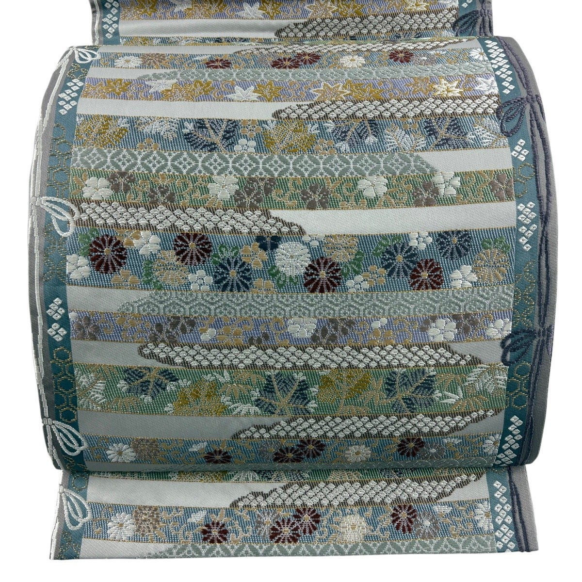 美品】 袋帯 秀品 菊 松梅 金糸 刺繍 灰色 六通 正絹｜中古・古着