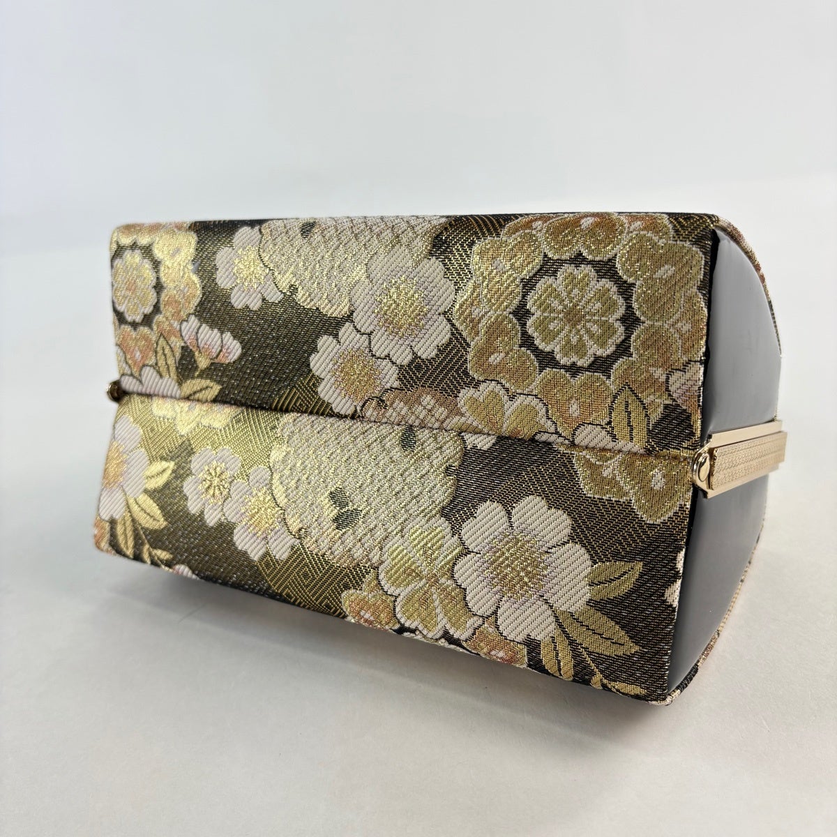 美品】和装バッグ 優品 フォーマル 雪輪 桜 金糸 箔 黒 エナメル 和装