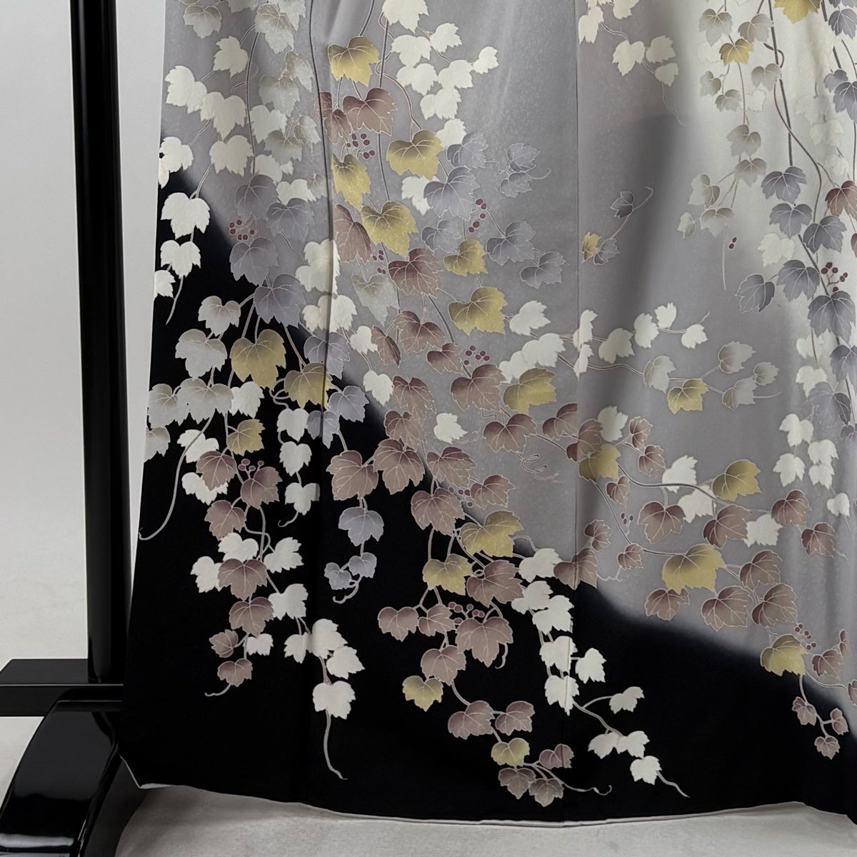 50%OFF 訪問着 身丈166cm 裄丈67.5cm L 袷 蔦 実 染め分け 灰紫 正絹