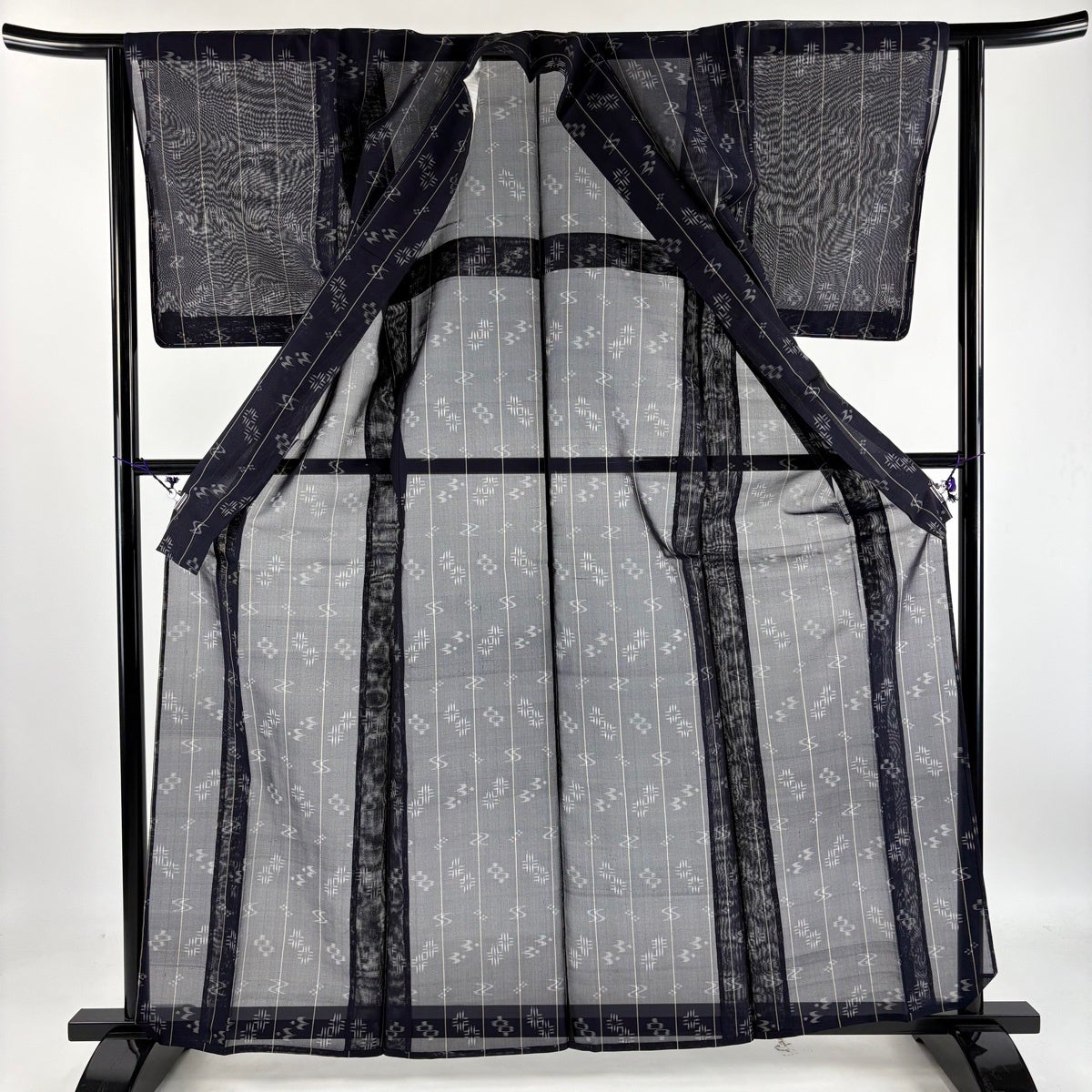 美品】 紬 身丈162.5cm 裄丈62.5cm S 薄物 夏紬 縦縞 燕 濃紺 正絹 秀