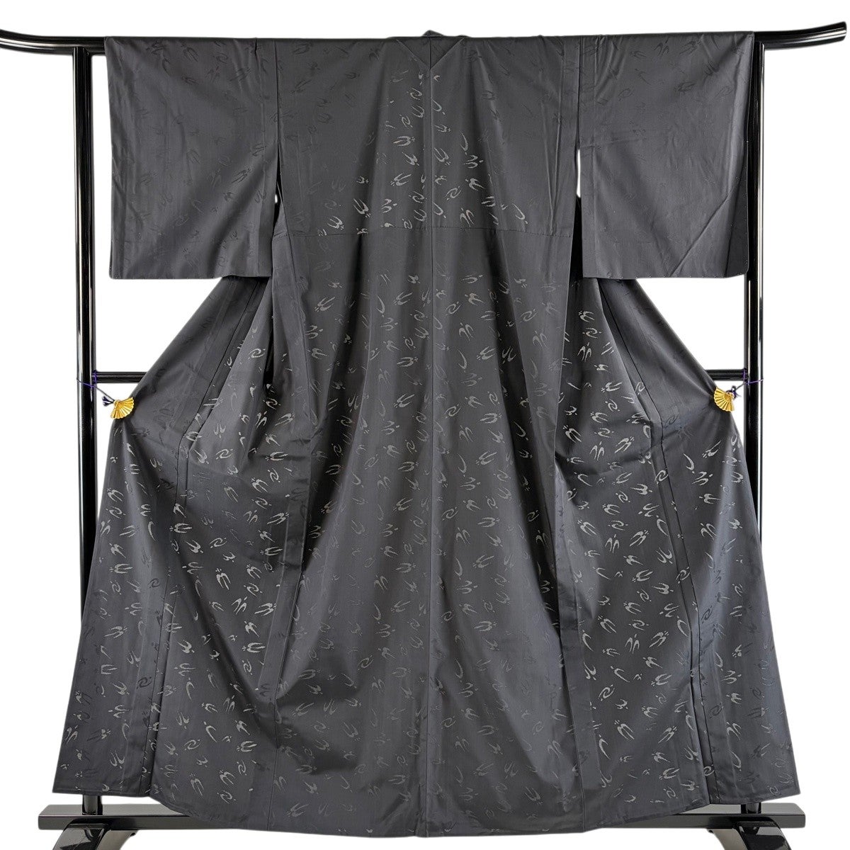美品】 色無地 身丈160.5cm 裄丈63cm S 単衣 綟子織 地紋 黒灰 正絹 秀