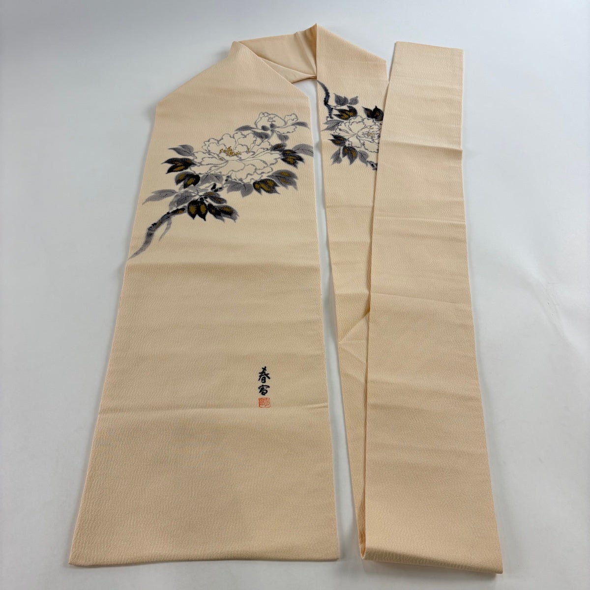 美品】 名古屋帯 名品 落款あり 山科春宣 牡丹 金彩 薄オレンジ 正絹