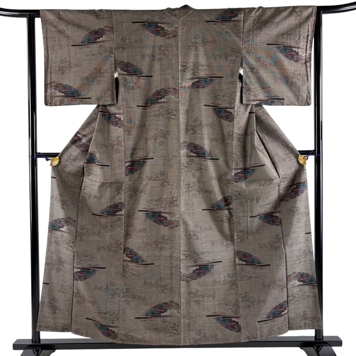 美品】 大島紬 身丈157cm 裄丈62cm S 袷 純泥染 証紙あり 建物 樹木 焦