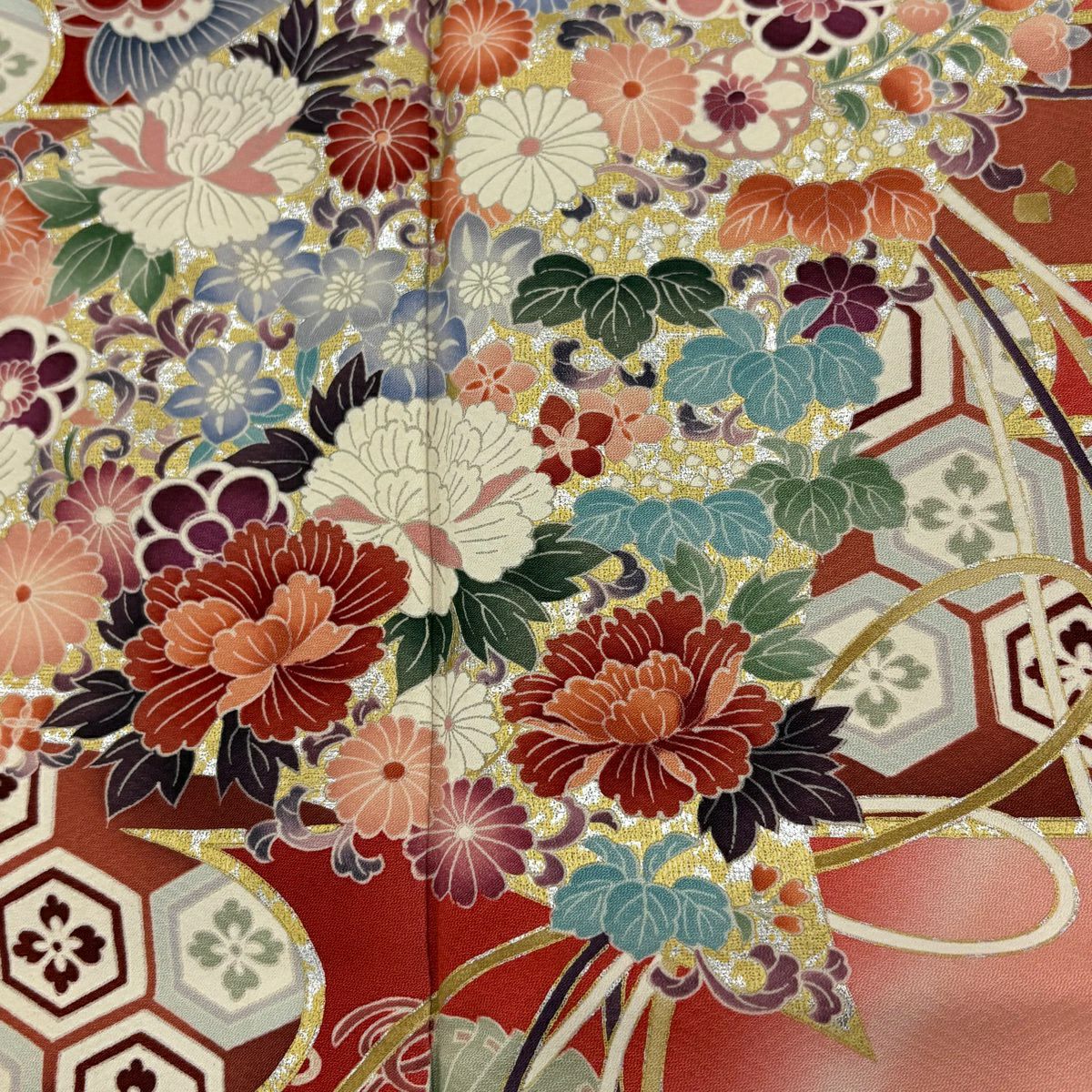 70%OFF 振袖 身丈158.5cm 裄丈64cm M 袷 花扇 鶴 金銀彩 染め分け 赤
