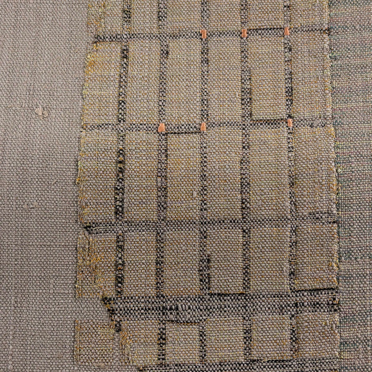 美品】 名古屋帯 秀品 八寸名古屋帯 松葉仕立て 紬地 幾何学 金糸 灰紫
