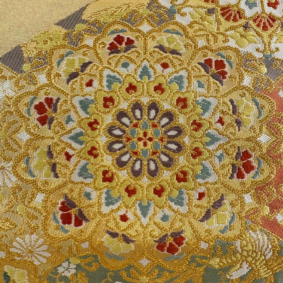 袋帯 秀品 関西仕立て 菱取唐草華文 金糸 箔 金色 六通 正絹｜中古