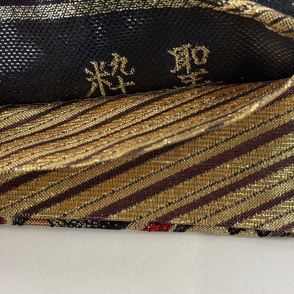 美品】 袋帯 秀品 粋聖 振袖向き 桜 金糸 箔 黒 六通 正絹｜中古・古着