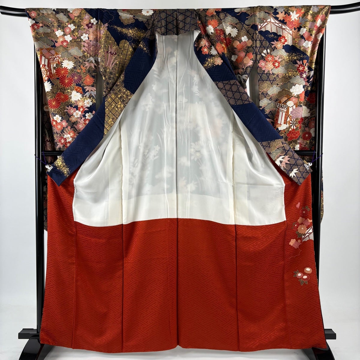 美品】 振袖 身丈166cm 裄丈68.5cm L 袷 御所車 草花 金糸 金彩 紺色