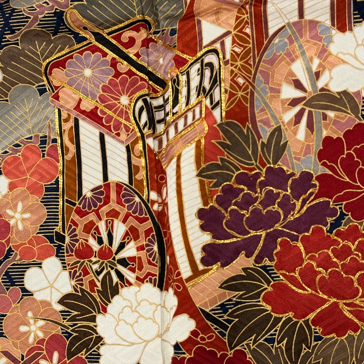 美品】 振袖 身丈166cm 裄丈68.5cm L 袷 御所車 草花 金糸 金彩 紺色