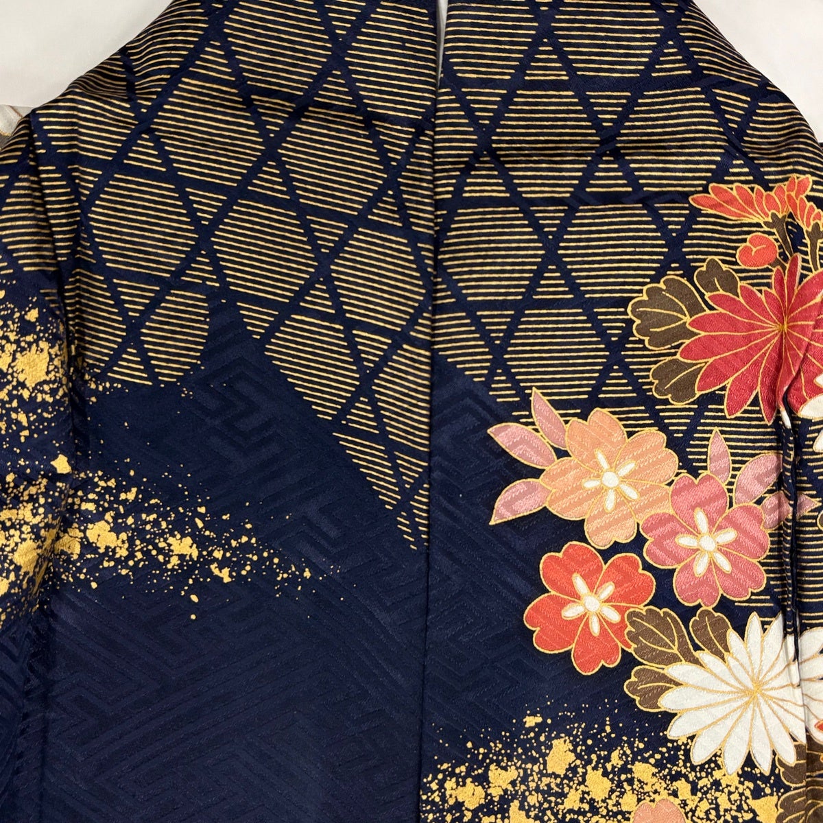 美品】 振袖 身丈166cm 裄丈68.5cm L 袷 御所車 草花 金糸 金彩 紺色