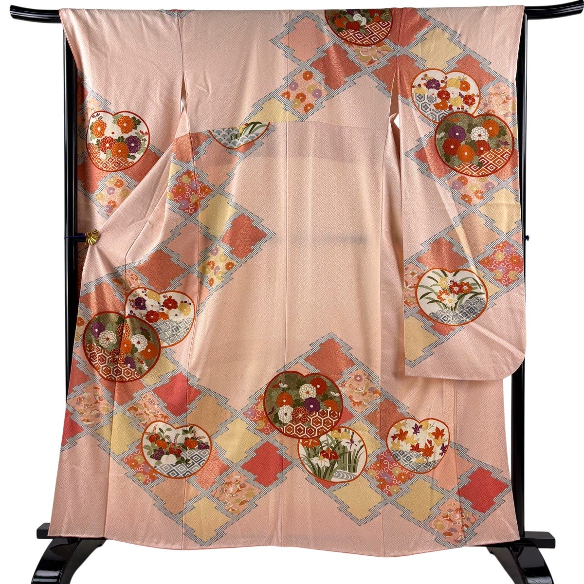 振袖 身丈161cm 裄丈66cm M 袷 団扇 菊 金糸 金彩 薄ピンク 正絹 秀品