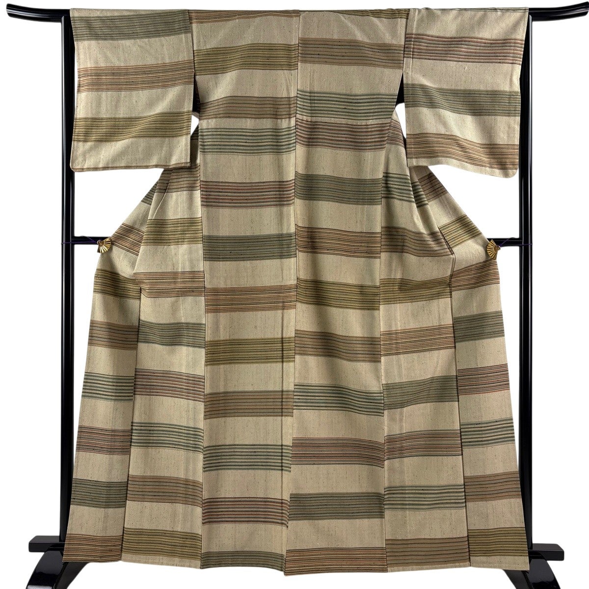 美品】 紬 身丈165cm 裄丈63cm S 単衣 段縞 薄緑 正絹 逸品｜中古