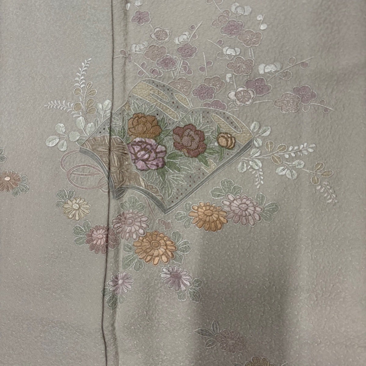 美品】 付下げ 身丈156.5cm 裄丈60.5cm S 袷 冊子 草花 金糸 蘇州刺繍
