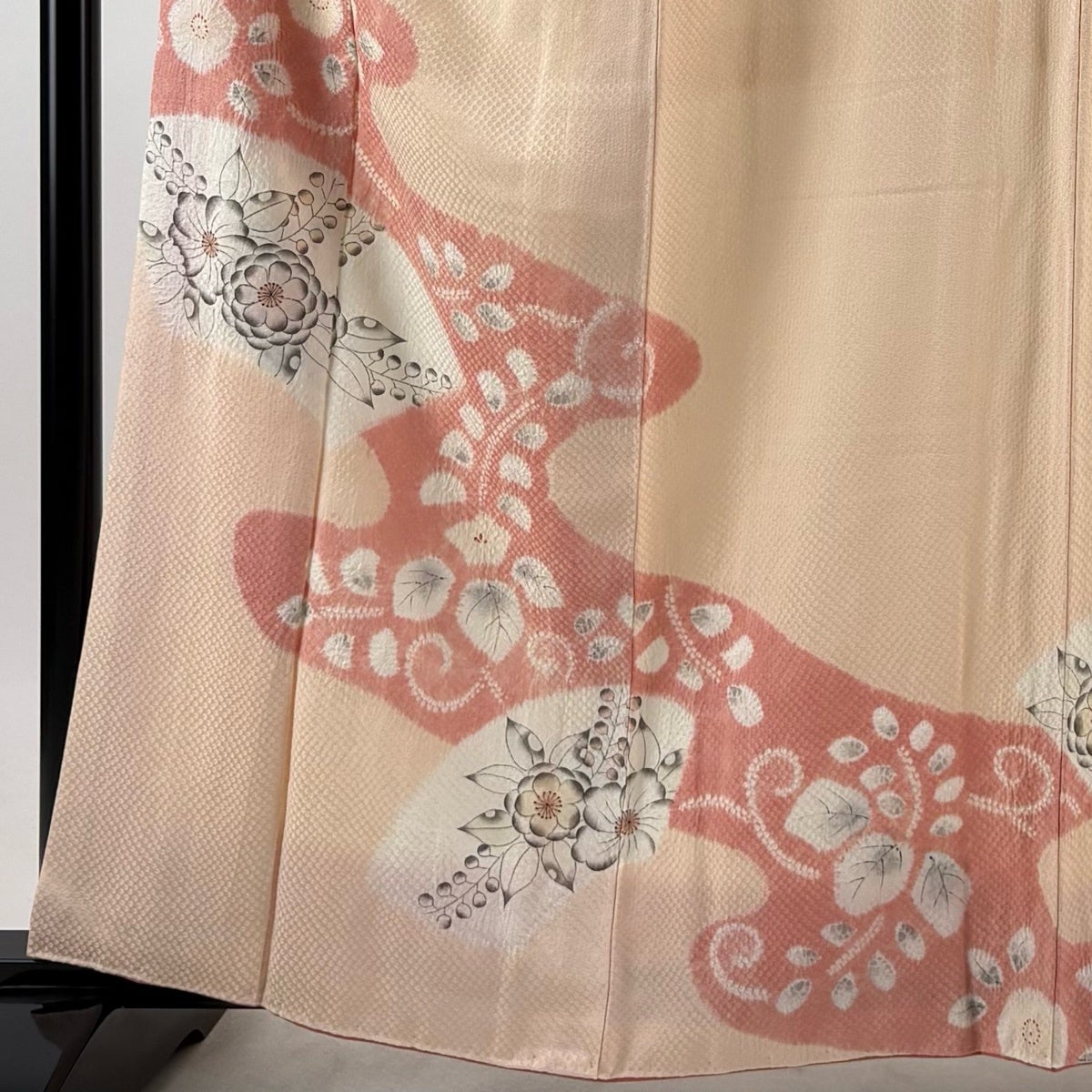 美品】 付下げ 身丈161cm 裄丈64.5cm M 袷 辻が花柄 扇面 絞り 薄