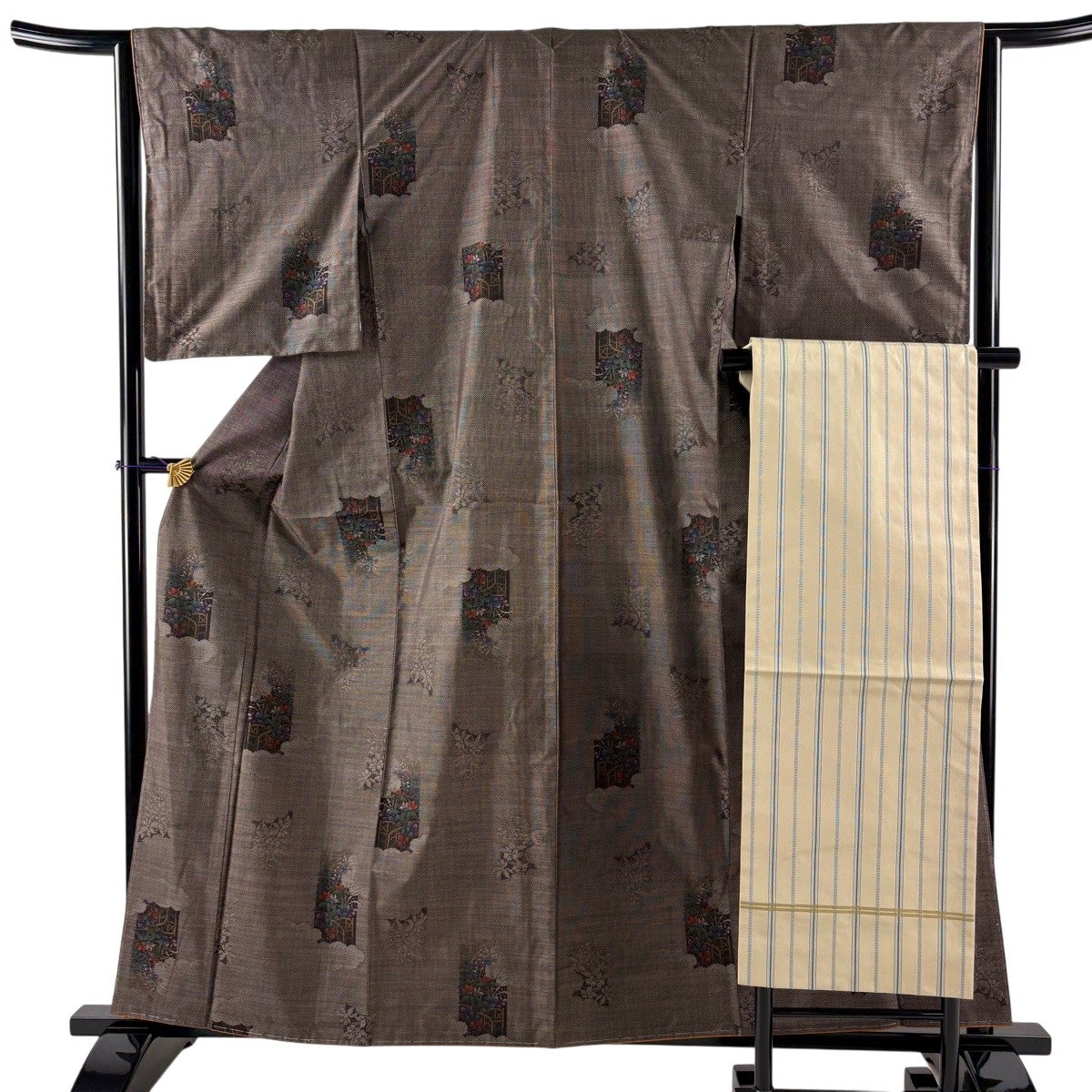 美品】 大島紬 身丈162.5cm 裄丈62.5cm S 袷 純泥染 証紙あり 幾何学
