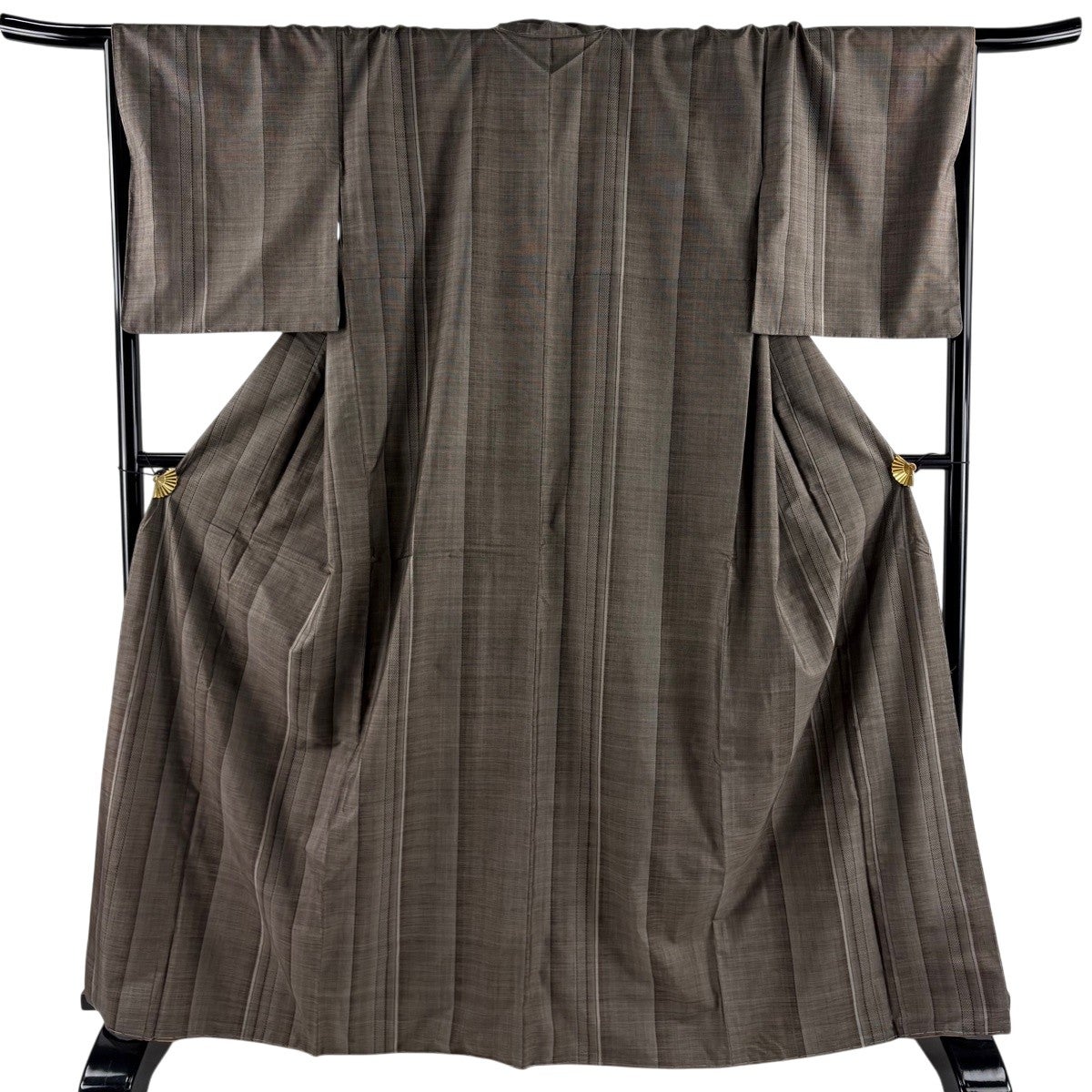 紬 身丈163cm 裄丈68cm L 袷 鼓 焦茶色 正絹 秀品｜中古・古着