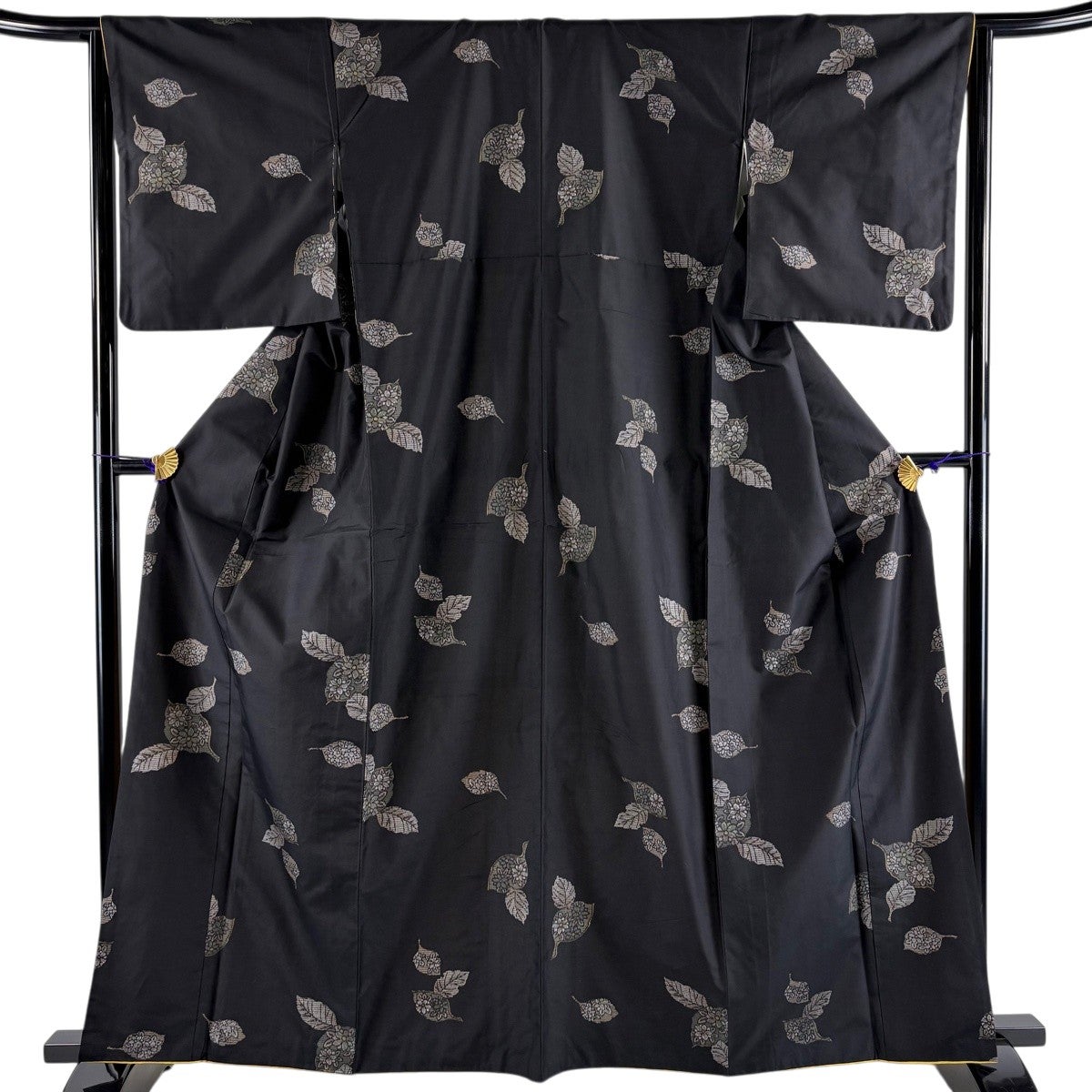 美品】 紬 身丈162.5cm 裄丈67cm M 袷 花菱 縦縞 紺色 正絹 秀品｜中古