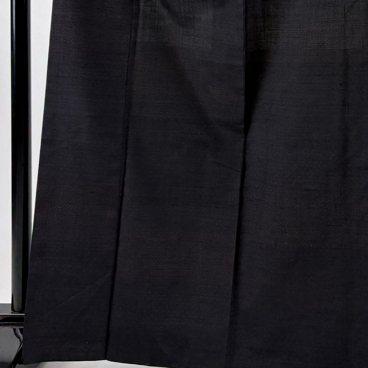 美品】 紬 身丈167.5cm 裄丈62.5cm S 袷 絣 黒 正絹 秀品｜中古・古着