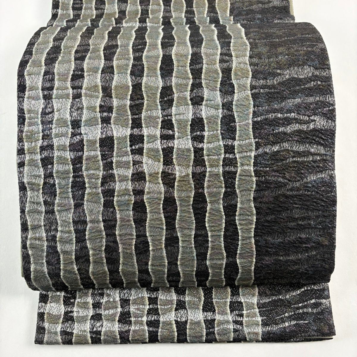 在庫一掃】 【美品】 袋帯 名品 段縞 縞 金糸 灰緑 お太鼓柄 正絹