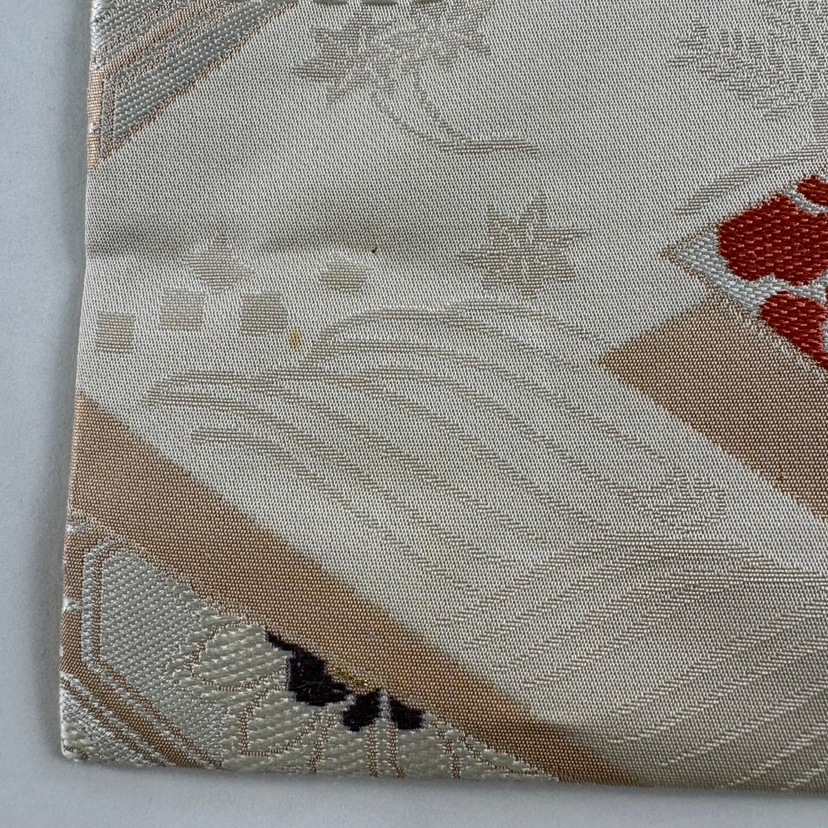 名古屋帯 秀品 蜀江華文 花唐草 金糸 箔 ベージュ 正絹｜中古・古着