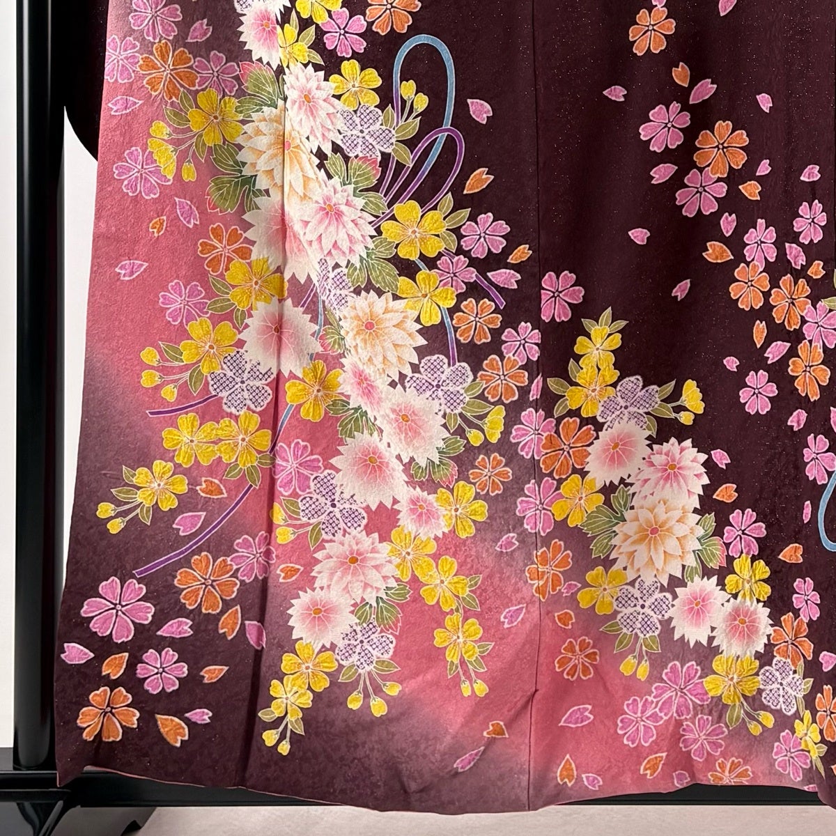 美品】 振袖 身丈158.5cm 裄丈68cm L 袷 徳永憲峯 落款あり 菊 桜 金
