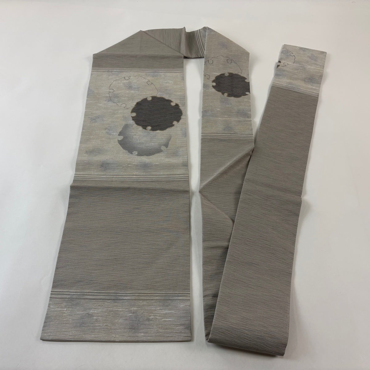 美品】 名古屋帯 名品 雪輪 銀糸 金彩 灰茶 正絹｜中古・古着