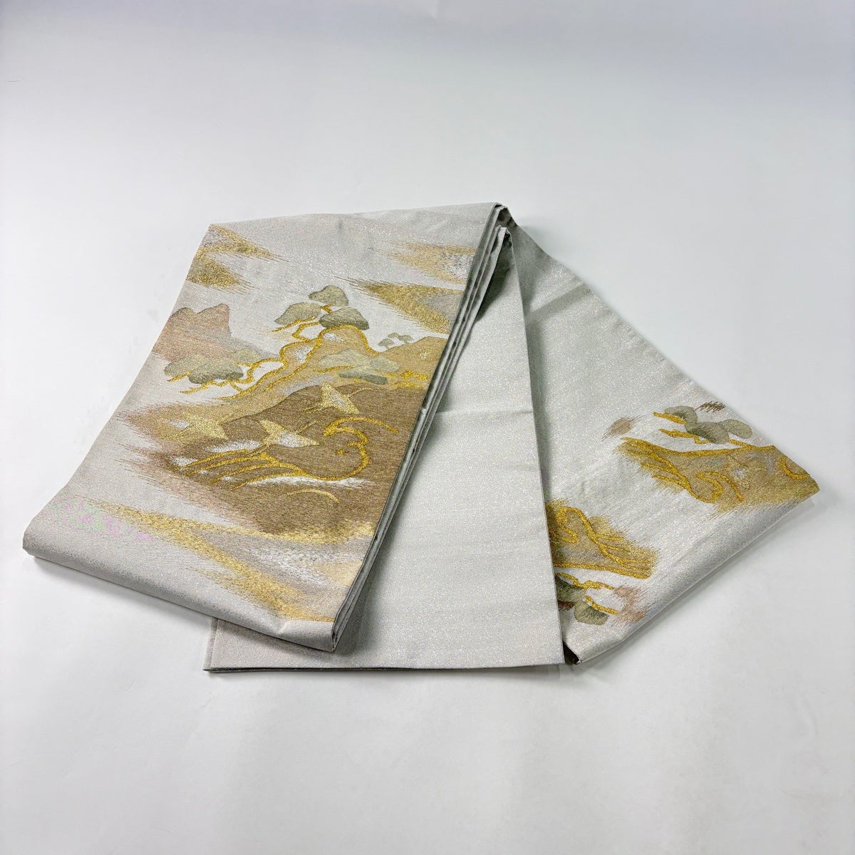 美品】 袋帯 名品 鶴 松 金銀糸 灰白 お太鼓柄 正絹｜中古・古着