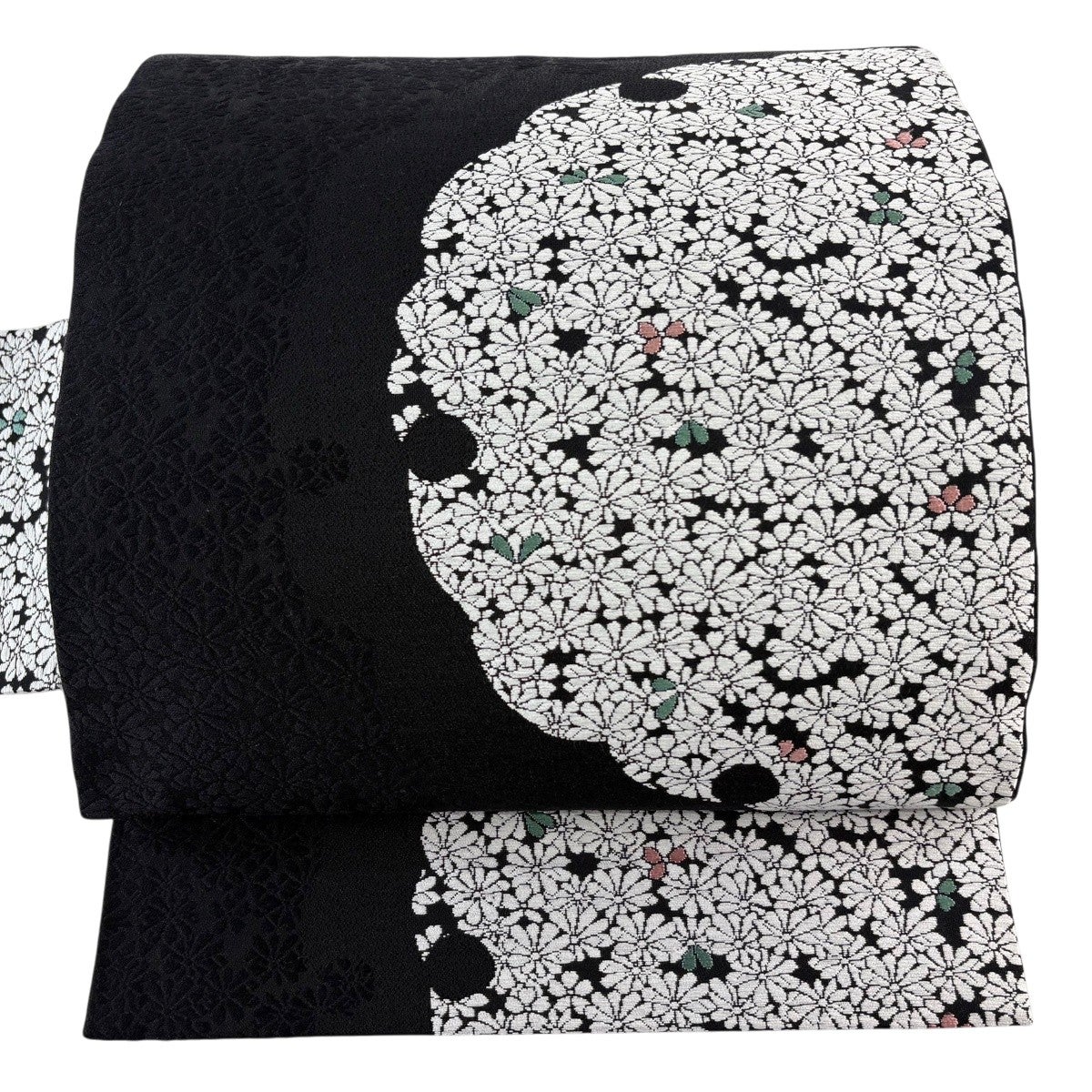 【美品】　黒地に大輪の花 白×グリーン 上品な風合いの帯です 名古屋帯 名品 雪輪 花 黒 正絹｜中古・古着・リサイクル着物通販