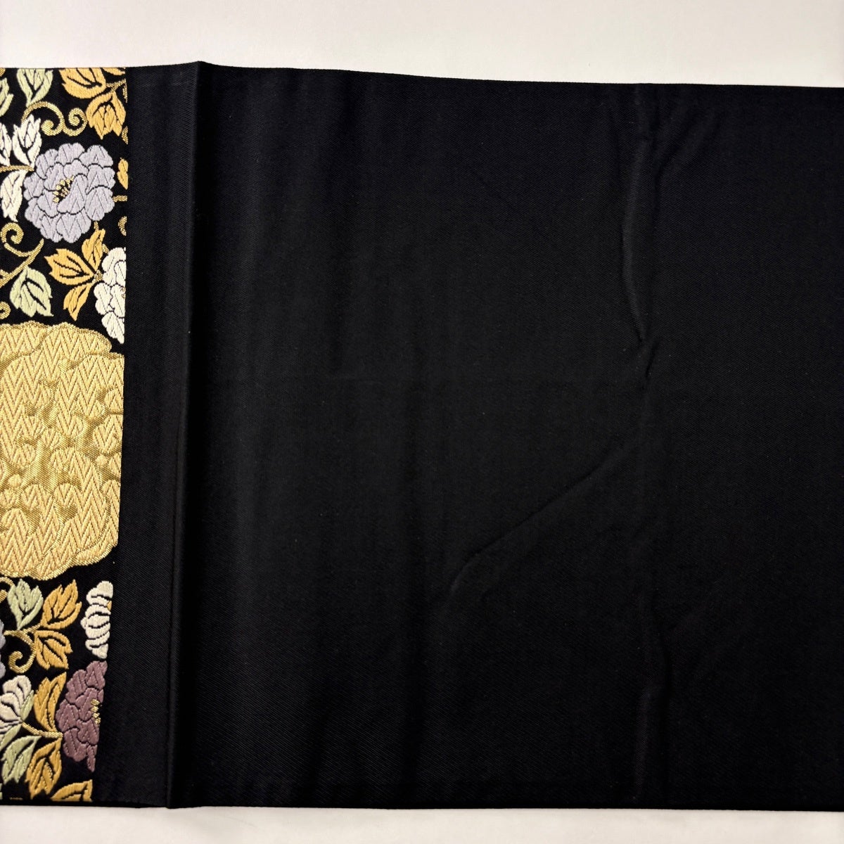 美品】 袋帯 名品 華文 花唐草 金糸 唐織 黒 六通 正絹｜中古・古着