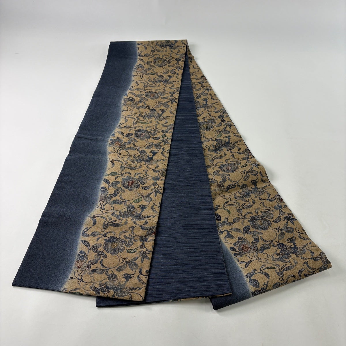 袋帯 名品 花唐草 鳥 染め分け ぼかし 藍色 全通 正絹｜中古・古着