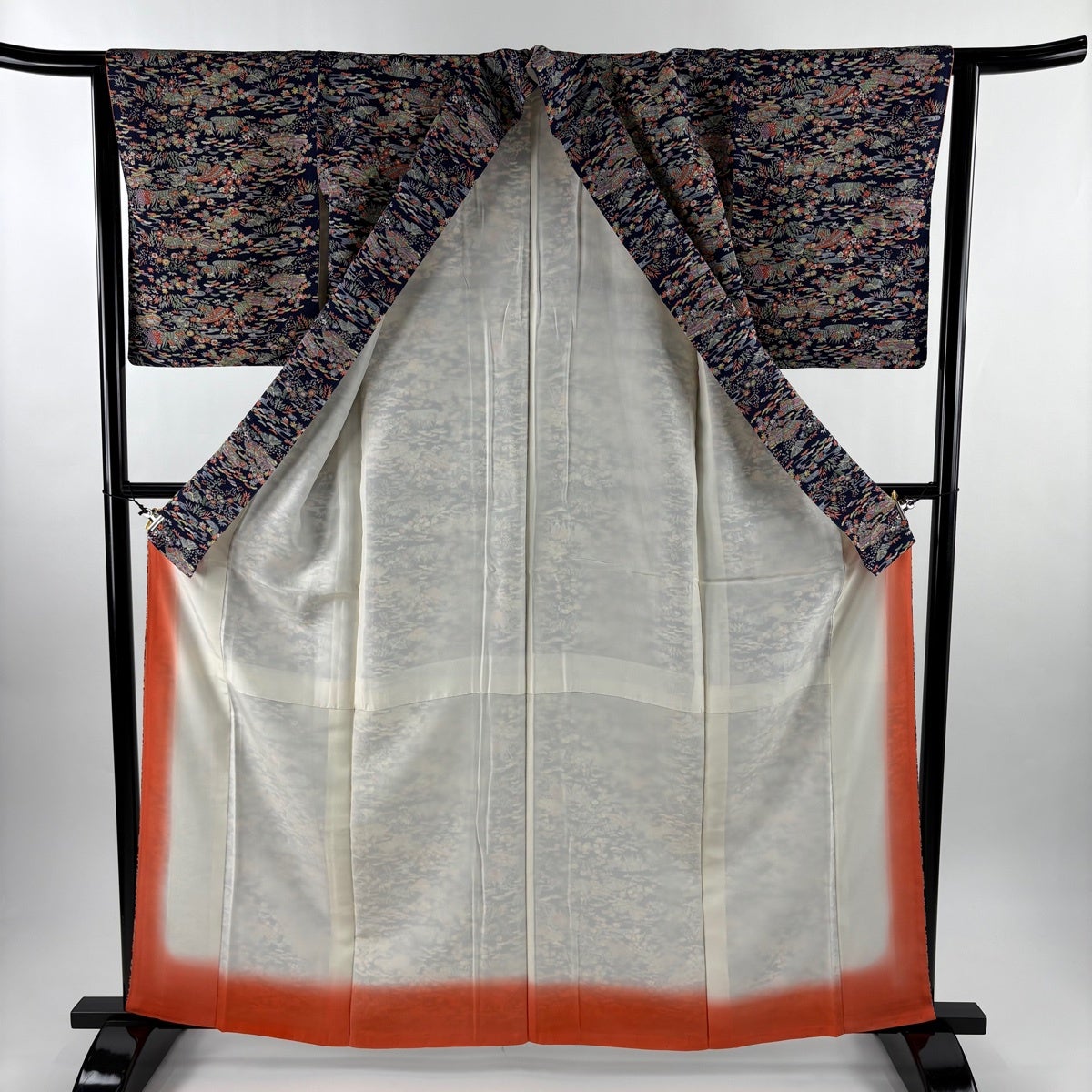美品】 小紋 身丈162.5cm 裄丈62.5cm S 袷 草花 建物 縮緬 紺色 正絹