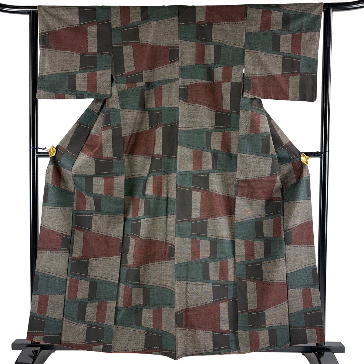 【美品】 大島紬 身丈159cm 裄丈66.5cm 正絹 秀品 【中古】 美品】 大島紬 身丈159cm 裄丈66cm M 袷 純泥 証紙あり 枝花 焦茶色