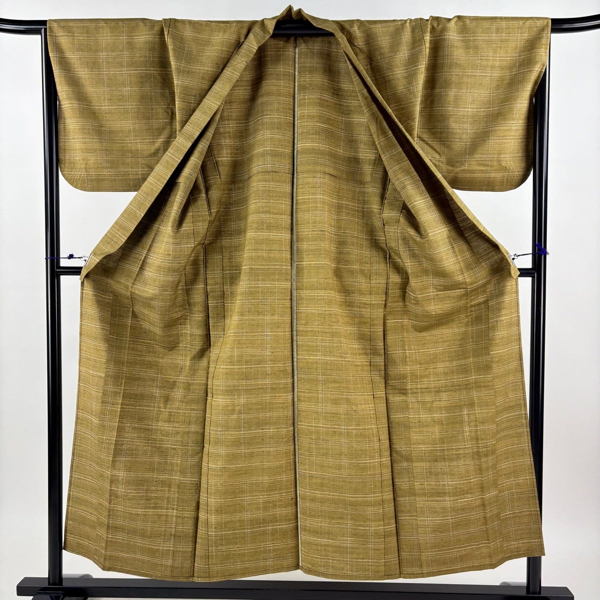 美品】 紬 身丈153cm 裄丈68cm L 単衣 バチ衿 格子 茶緑色 正絹 秀品 美品】 紬 身丈153cm 裄丈68cm L 単衣 バチ衿 格子 茶緑色 正絹 秀品