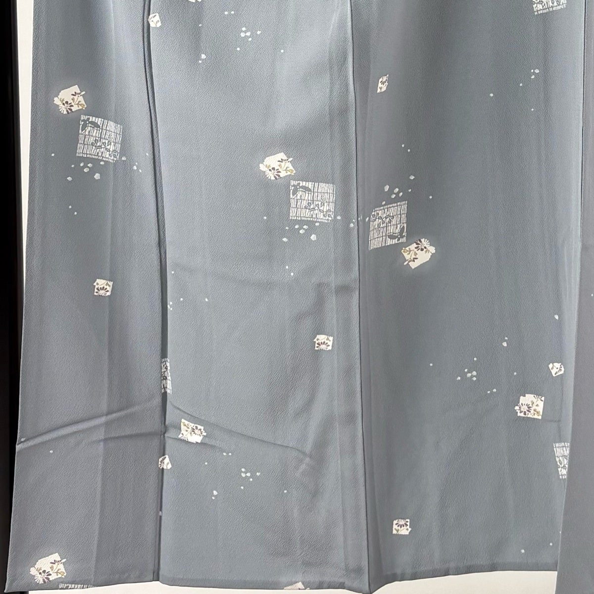 小紋 身丈153cm 裄丈63.5cm 正絹 秀品 【中古】 小紋 身丈153cm 裄丈65.5cm M 袷 幾何学模様 山吹茶色 正絹 秀品｜中古
