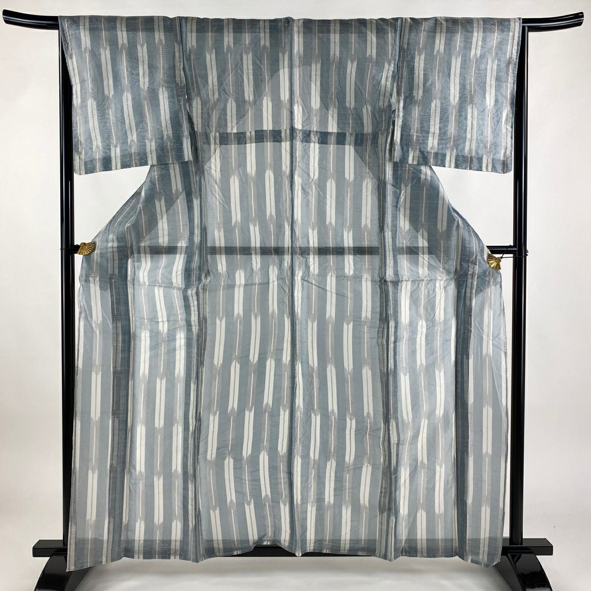 紬 身丈161cm 裄丈67cm M 薄物 矢羽根 灰緑 正絹 秀品｜中古・古着